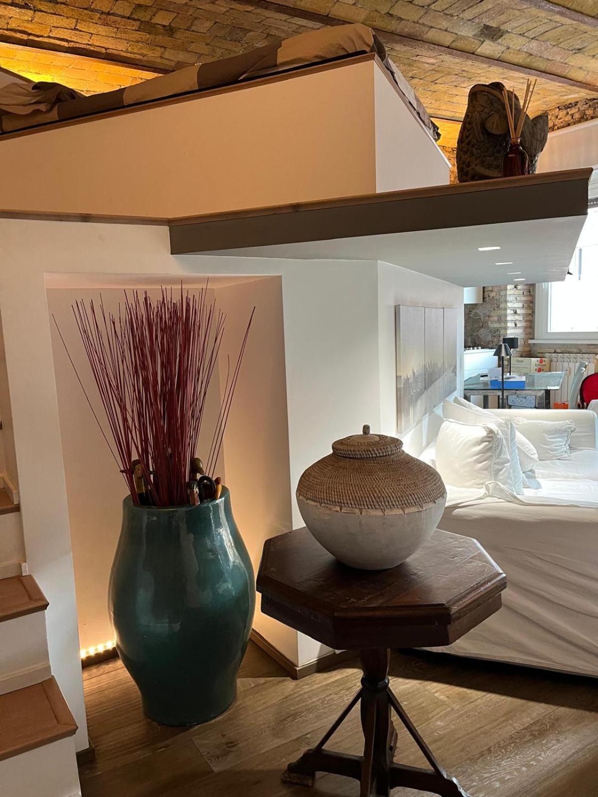 Luxury Loft Il Grottino Bed & Breakfast - Rome — Photos 2